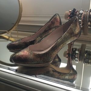 Vince Camuto pumps